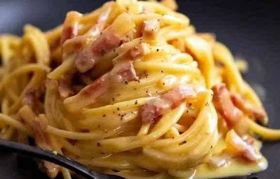 Delicious Cheesecake Factory Spaghetti Carbonara Recipe